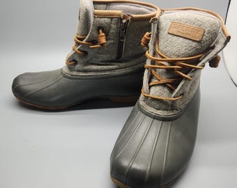 Bottes Sperry Saltwater imperméables en laine grise pour femme, pointure 9,5, fermeture éclair à la cheville, référence STS82475