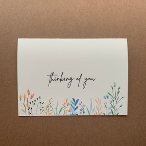 En pensant à vous Carte de vœux | Aquarelle arc-en-ciel | fleurs Carte de vœux | Remarque | simple
