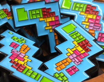 Épingle en émail du Japon, carte, épingle en émail, épingle de Tokyo, épingle du Japon, épinglette, Tokyo, émail, japonais, 8 bits, Japon, cadeau, Saint-Valentin, printemps