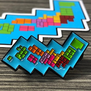 Épinglette en émail du Japon, carte, épingle en émail, épingle de Tokyo, épingle du Japon, épinglette, printemps, Tokyo, voyage, émail, rétro, japonais, 8 bits, Japon, cadeau