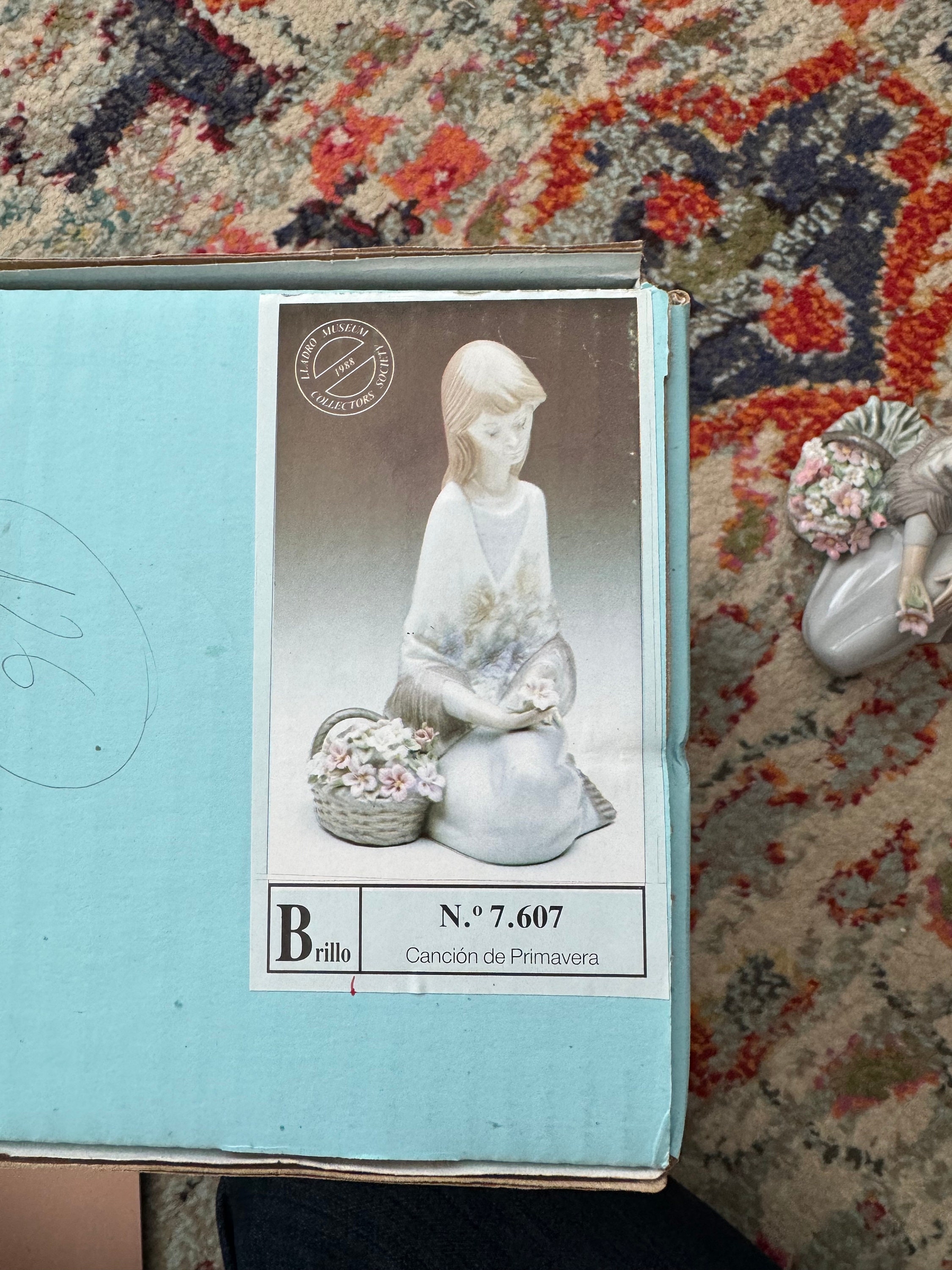 Vintage 1988 Lladro 7.607 Flower Song Girl Flower Basket