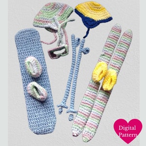 Pode incluir: Padrão de crochê para um conjunto de esqui, incluindo um chapéu, esquis, botas e bastões. O conjunto é feito em uma variedade de cores, incluindo azul, amarelo, rosa e verde. O padrão está disponível como download digital.