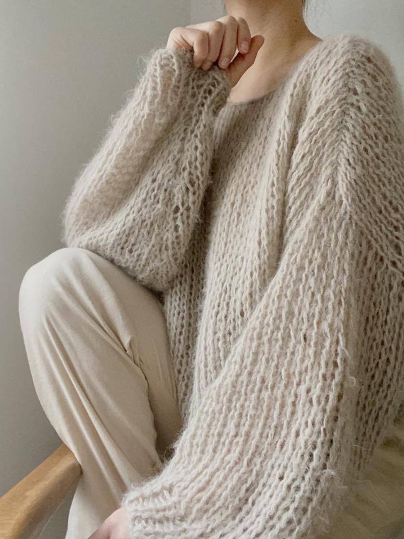 【SCENERITY】Tez mohair knit SPRAY-EFFECT MOHAIR V-NECK JUMPER - BLUE | COS