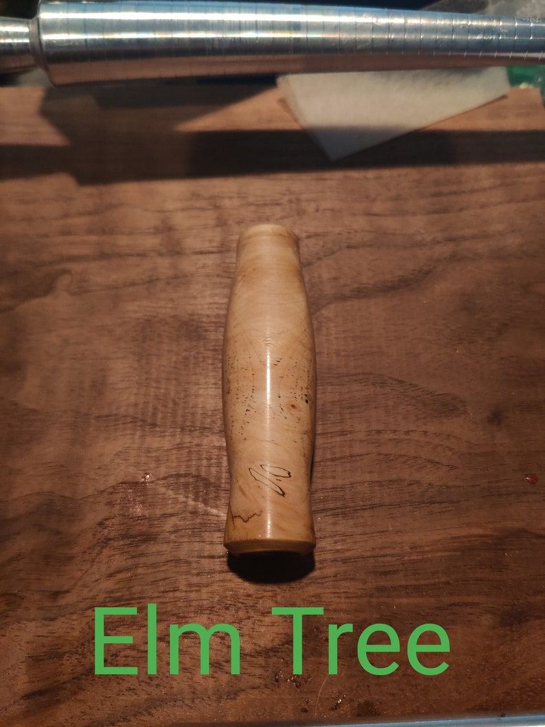 Squirrel Call. Hunting. Game Call. Squirrel Distress Bark. Gray