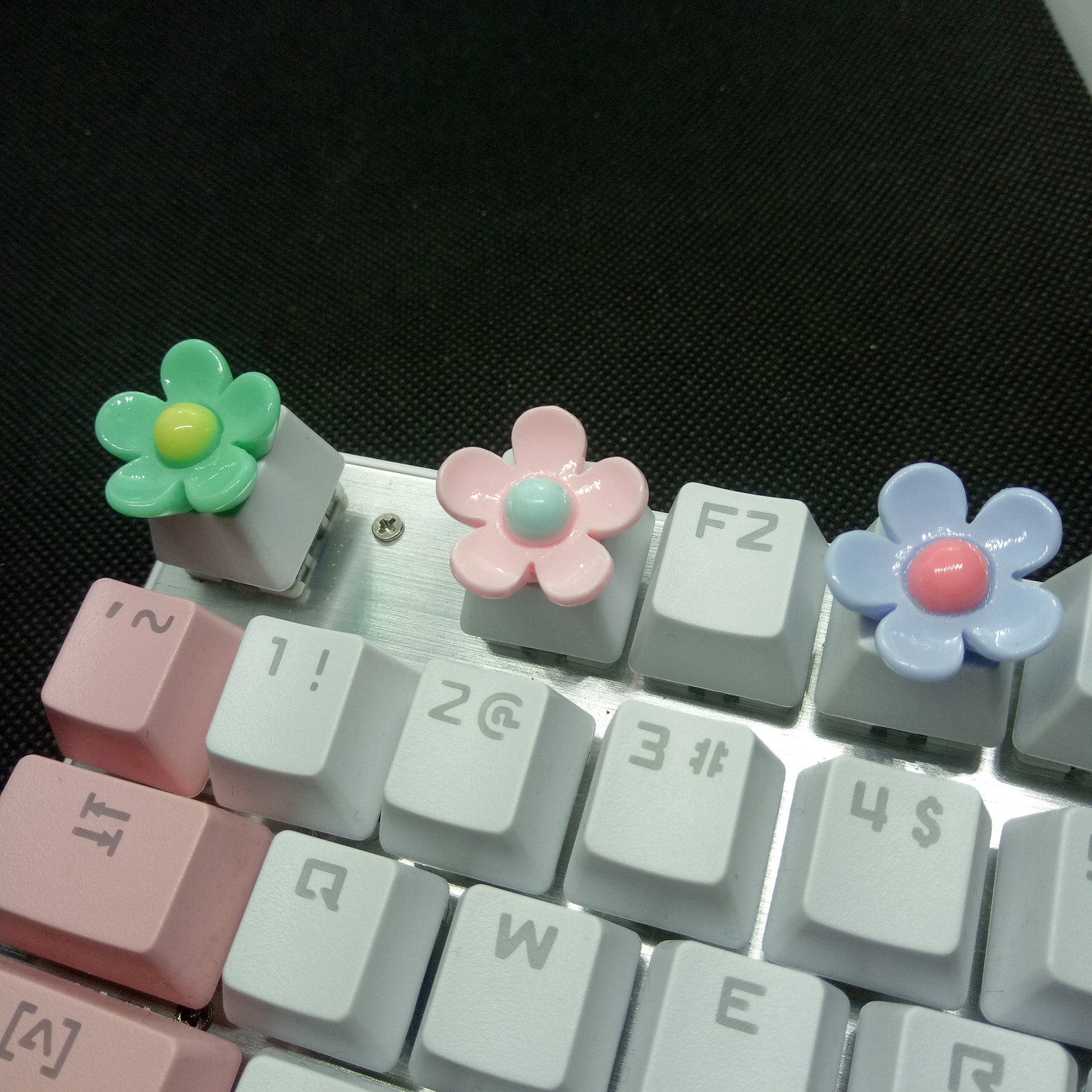 Pink handmade floret flower keycaps are suitable for most Etsy
