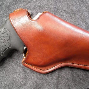 Cross Draw Holster, Ruger SP101, Taurus 605 Up To 3" Barrel Length, Right Hand Draw, Dark Brown, Fits 1.5" Belt immagine 6