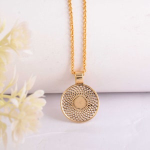 Flower of Life, Sacred Geometry Pendant, Flower Pendant, Yoga Necklace, Spiritual Jewelry, Mandala Necklace, Dainty Flower of Life Pendant