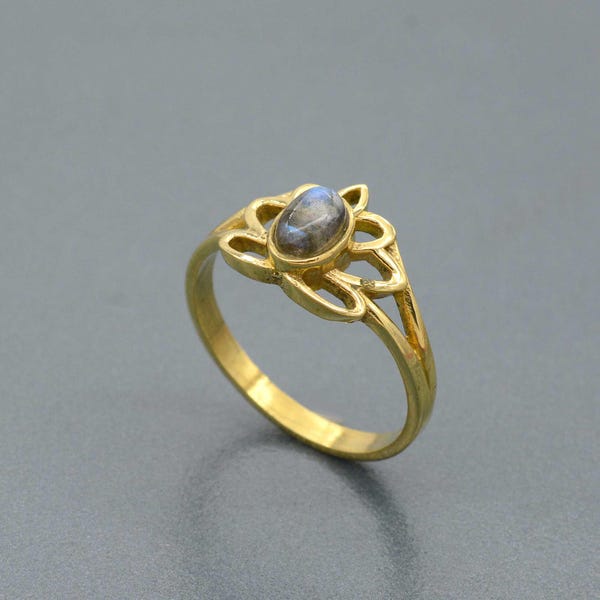 Anillo de loto, anillo de labradorita, anillo de plata de ley 925, anillo de flor de loto, joyería con piedras preciosas.