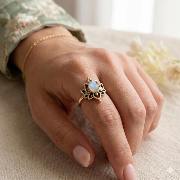 Anillo de loto con piedra lunar arcoíris: Joyería de plata de ley 925 con piedras preciosas