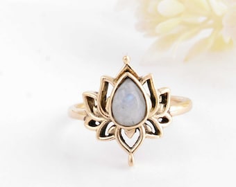Cute Lotus Ring, Rainbow Moonstone Gemstone Ring, 925 Sterling Silver Lotus Ring,Lotus Flower Ring, Gemstone jewelry, Promise ring, Mom Gift