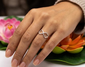 Personalized Sterling Silver Infinity Love Knot Ring: Engraved Promise Ring