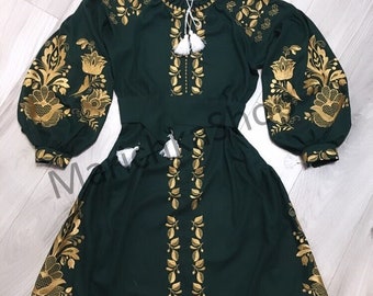 Wunderschönes besticktes Kleid. Grünes naturbelassenes Leinenkleid. Ethno Folk Kleid für Frauen Mädchen. Geschenk für sie Frau. Ukrainisch Boho Kleid Vyshyvanka