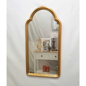 Marokkanischer Stil Gold Vergoldetes Blatt Wandspiegel Zeitgenössische Minimale Rundbogen Design Künstlerische Home Decor Interior 76 x 36 cm