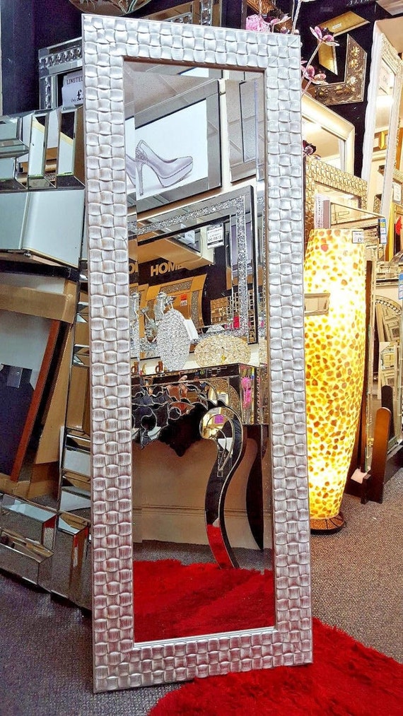 Ganzkörper-Wandspiegel Holz Quadrat Mosaik-Design-Rahmen Antik Weiß Silber Farbe abgeschrägte Kante Spiegel 132x46cm (52x18 Zoll) Großer Spiegel