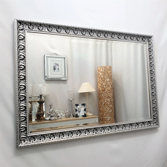 Marilyn Massivholz Verzierter Design Rahmen Wandspiegel Silber Schwarz Abgeschrägte Kante Glas Rechteckig 105 x 74 cm Made in UK