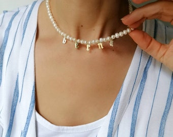 Gepersonaliseerde parel naam ketting, brief ketting, bruidsmeisje sieraden, aangepaste choker ketting, parel sieraden, zomer sieraden, cadeau voor haar,