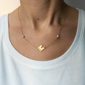 Eerste geboortesteen ketting, letter Necklac, gepersonaliseerde ketting, geboortesteen ketting, minimalistische ketting, naam ketting voor geschenken haar,