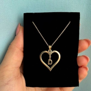 Erste Herz Halskette, 14K Gold Initial Halskette, gravierte Herz Anhänger, personalisierte Halskette, Namen Halskette Geschenk für sie, Weihnachtsgeschenk