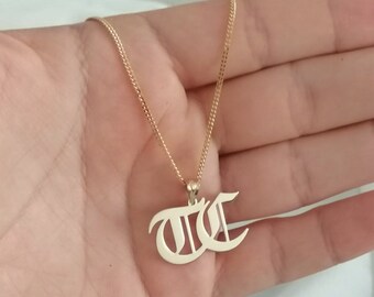 Colar com duas iniciais em ouro 14K: pingente personalizado com duas letras