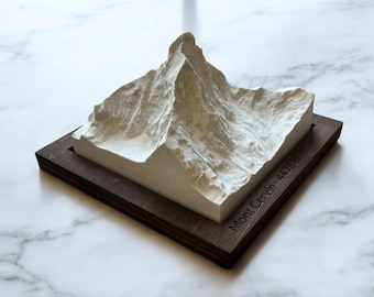 Carte en Relief du Mont Cervin - Personnalisable - Sculpture en Béton Clair - Topographie du Matterhorn (Toblerone) - Amateur de Montagne