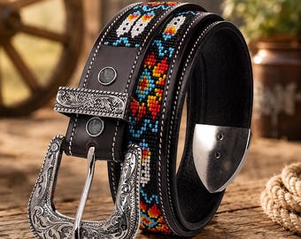 Pasek kowbojski ze skóry z koralikami, szerokość 35 mm. Klamra w stylu western, odpinana, wzór Filgiri.