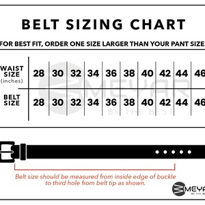 Op de afbeelding: Een zwart-witte riemmaattabel met de tekst BELT SIZING CHART en FOR BEST FIT, ORDER ONE SIZE LARGER THAN YOUR PANT SIZE. Het bevat een tabel met taillematen en riemmaten van 28 tot 46 en een illustratie van een zwarte riem.