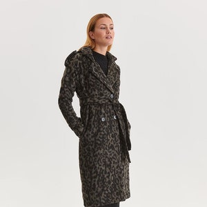 LEOPARD Pattern Women Wear Coat with Epaulettes, Double Breasted Coat, Animal Jacket with Shoulder Straps, Fitted Coat, Animal Motifs Coat image 1