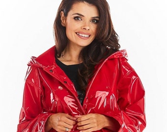 PVC-PATENT-Lederparka mit Kapuze, PVC-Regenmantel, roter Kapuzenmantel, Lack-Vinyl-Trenchcoat, Patent-Frauen-Trenchcoat, Kapuzenjacke