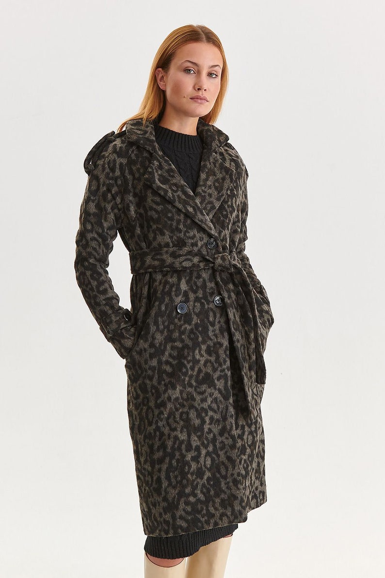 LEOPARD Pattern Women Wear Coat with Epaulettes, Double Breasted Coat, Animal Jacket with Shoulder Straps, Fitted Coat, Animal Motifs Coat image 2