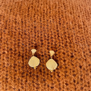 Small GOLD shell earrings