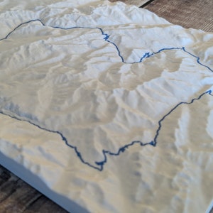 Carte en relief 3D personnalisée avec sentier