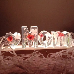 Luz de noche de resina rosa personalizada completa, hermosa lámpara de letras hecha a mano como regalo para el Día de la Madre, con exquisitas cajas de regalo para la persona que amas.