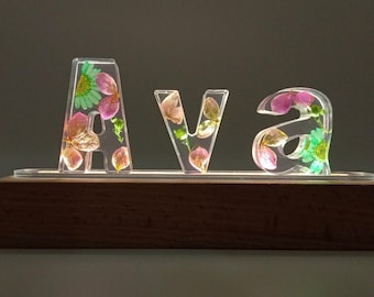 Personalized color hydrangea flower letter dried flower resin name lamp,custom real flower night light,nice gift for Halloween Christmas