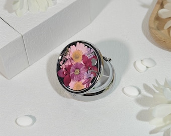 Custom name pink daisy flower round pill box with makeup mirror,keychain jewelry box,cute travel pocket pill box,engraved wedding gift logo