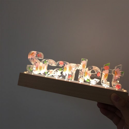 Personalized color letter dried flower resin name lamp,custom real flower nightlight,nice gift for Halloween Christmas,birthday wedding gift