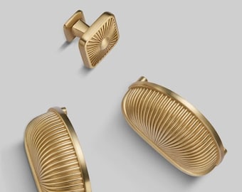 Shell Shaped Handle | Beautiful Handle | Drawer Knob | Furniture Knob | Cabinet Knob |  Kitchen Door Knob | Satin Gold | Pull