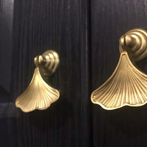 Beautiful Leaf Gold Knob Kitchen Cabinet Knob Drawer Knob Furniture Knob Cabinet Knob Gold Pulls Handles image 1