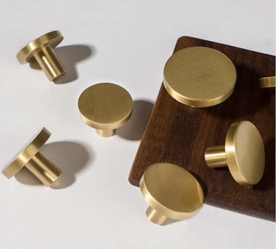 Minimalist Round Brass Knob Kitchen, Round Brass Knobs For Kitchen Cabinets