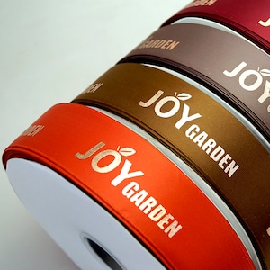 Stampa personalizzata Decorazione per festival in oro lucido metallizzato Nastro di raso personalizzato Bomboniere e regali per matrimonio Confezione da 100 yard/lotto