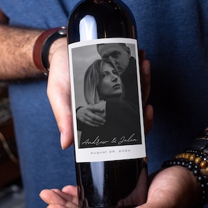 Personalisiertes Etikett für die Verlobung mit Foto und Namen, bedruckbares Etikett für Wein oder Champagner