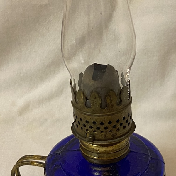 Nutmeg Miniature Oil Lamp Cobalt 2.75"