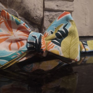 Hawaiian Adult Bow Tie / Self Tie Bow Tie / Floral Adult Bow Tie / Novelty Bow Tie / Hawaiian Floral