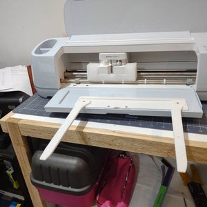 Cricut Explore Air 2 folding mat support. Leave inside your machine