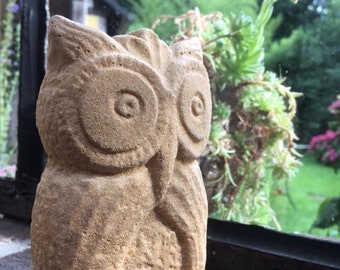 Sandstone owl statue, high-quality garden decoration, home and apartment furnishings, birthday gift, desk decoration, boho chic