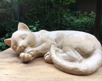 sleeping cat made of sandstone, high-quality garden decoration, house and apartment furnishings, birthday gift, pet