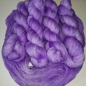 Lavender Cloud / Superwash Merino Cashmere, Nylon 4 ply / 435 yards / Sock Weight