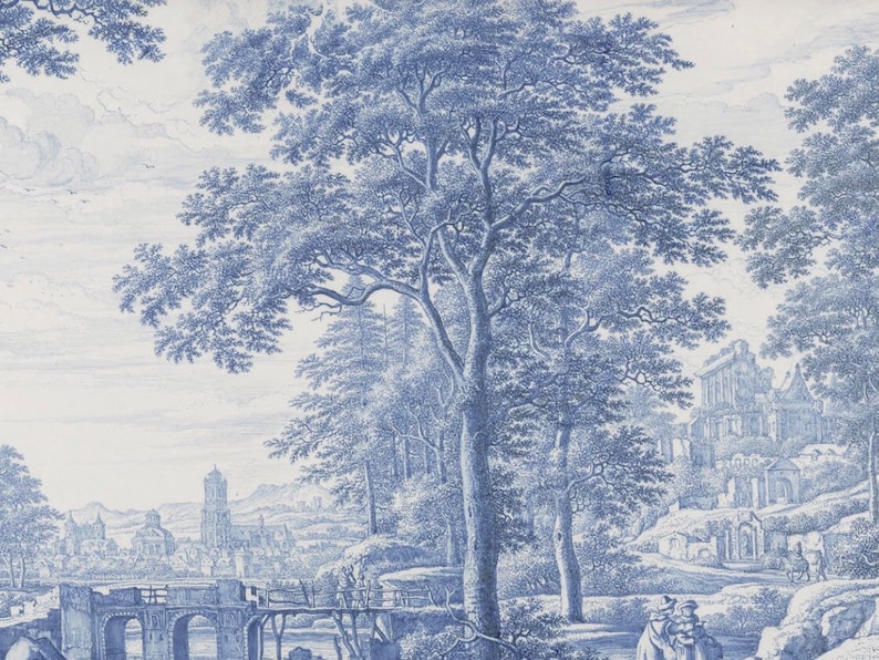 K&ouml;nnte beinhalten: Eine blaue und wei&szlig;e Vintage-Illustration einer Landschaft mit einer Br&uuml;cke, B&auml;umen und einem Geb&auml;ude in der Ferne.