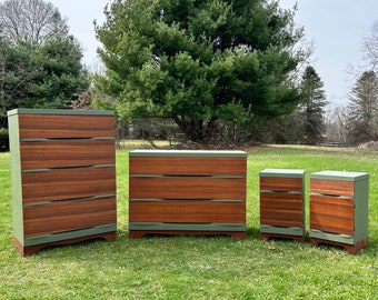 Green Mid Century Modern Dresser/Nightstand Set