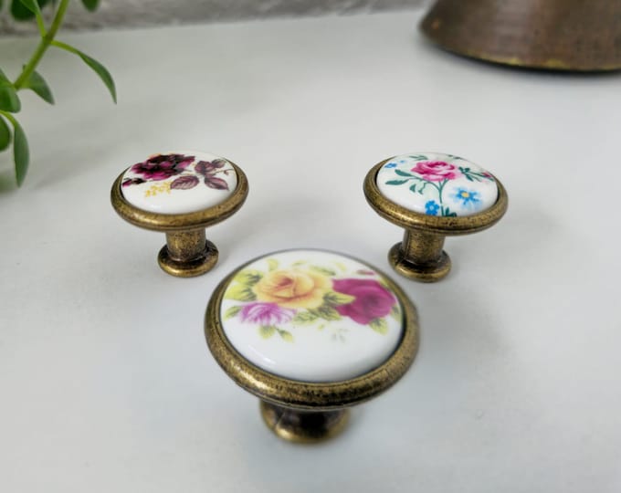 Floral Porcelain Knob: Vintage Dresser Drawer Pull, Antique Bronze (35MM)