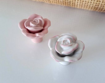 Perilla de rosa rosa Perillas de porcelana vintage Tiradores Perillas de tocador Perilla de cajón Gabinete de tirador de rosa Shabby Chic Pink Flower Cottage Chic Hardware